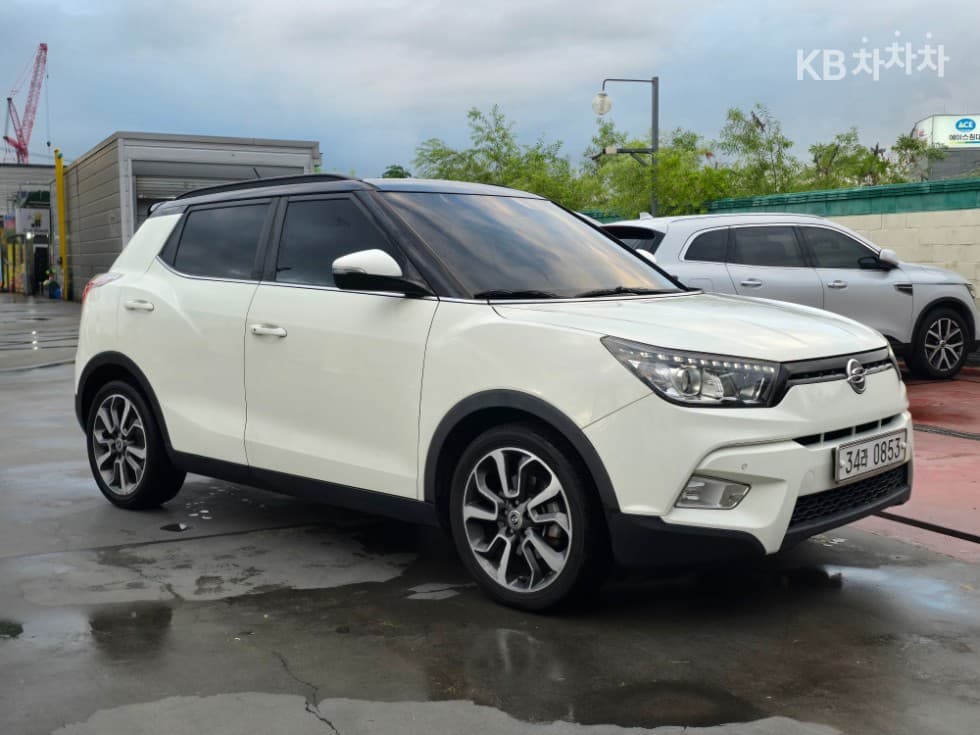 КейДжи Мобилити Тиволи Бензин LX Най-висок клас - Image 1