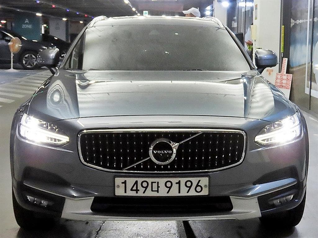 Volvo V90 CCD5 Pro AWD - 2