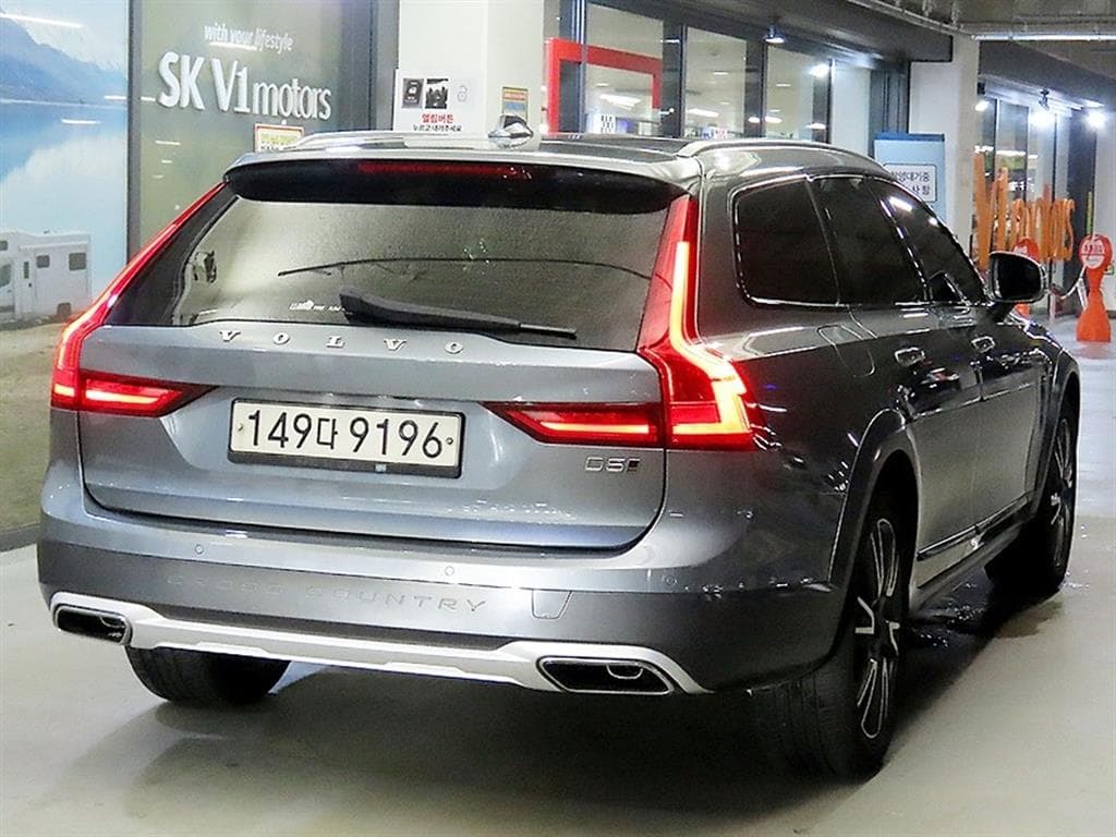Volvo V90 CCD5 Pro AWD - 4