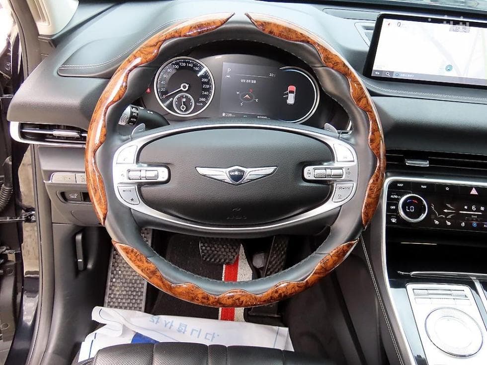 Genesis GV802.5 Turbo Gasoline 2WD - 8