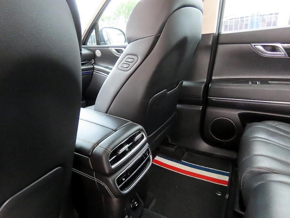 Genesis GV802.5 Turbo Gasoline 2WD - 16