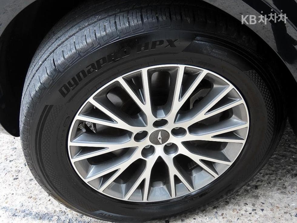 Genesis GV802.5 Turbo Gasoline 2WD - 20