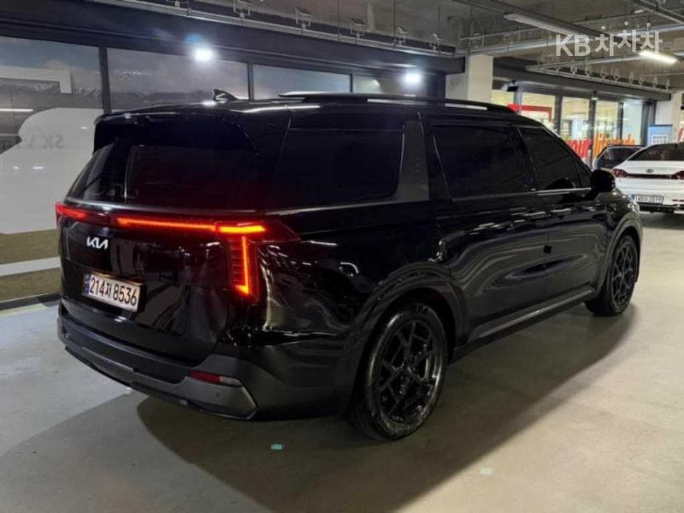 Kia The New (facelift) Carnival 4th generationD2.2 7-seater (Limousine) Gravity - 4