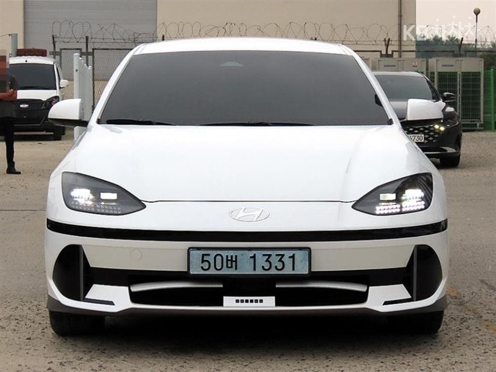 Hyundai IONIQ 6(CE) Long Range AWD Prestige - Image 1