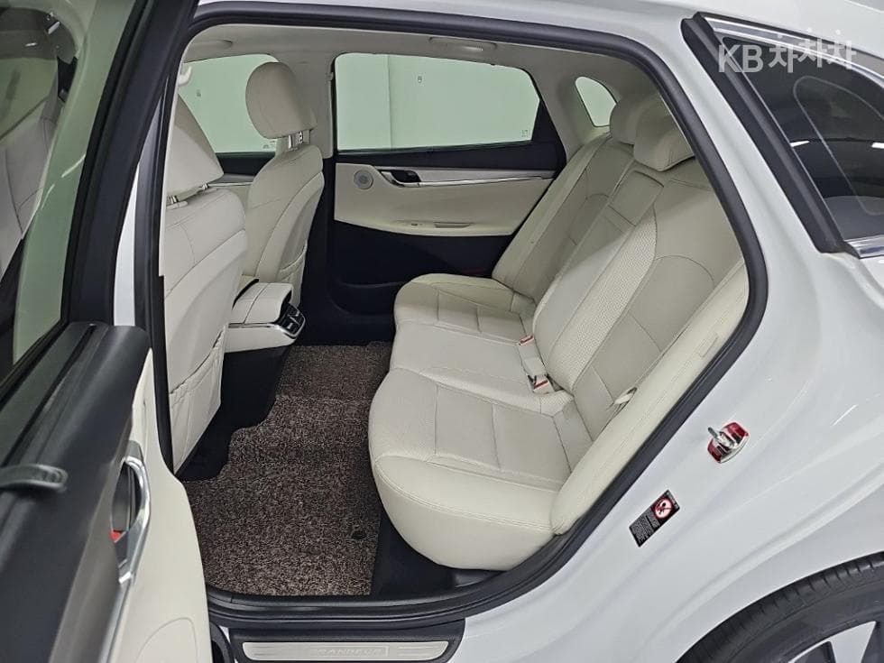 Hyundai The New (facelift) Grandeur (Azera) Hybrid2.4 Le Blanc - 12