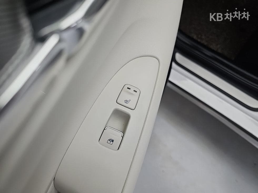Hyundai The New (facelift) Grandeur (Azera) Hybrid2.4 Le Blanc - 13
