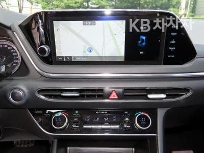 Hyundai Sonata (DN8)2.0 Sensuous Premium Plus - 14