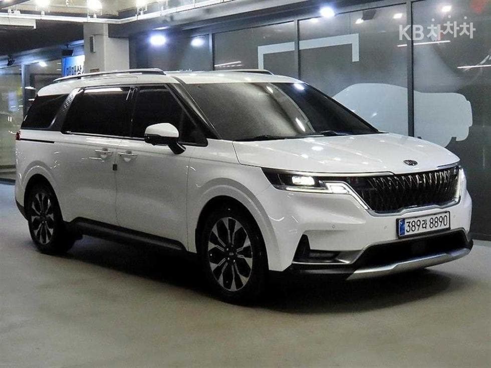 Kia Carnival 4th generation G3.5 GDI 9-seater Noblesse - Image 1