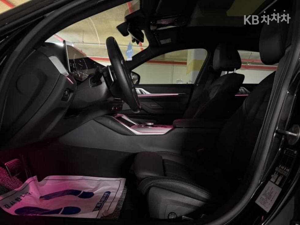 BMW 4시리즈 (G22)420i Gran Coupe M Sport Performance Package - 8