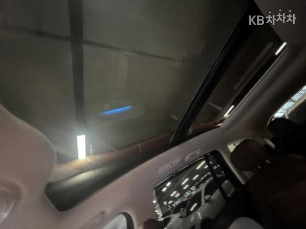 Hyundai IONIQ 9EV 성능형 AWD Calligraphy - 12