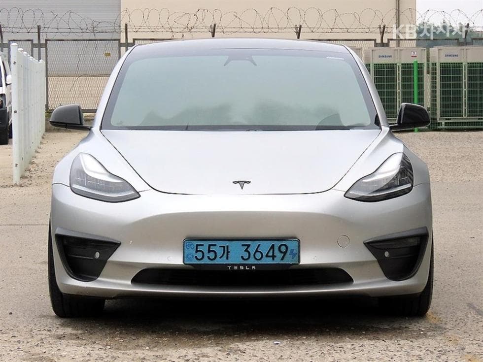 테슬라 Model 3 Performance - Image 1
