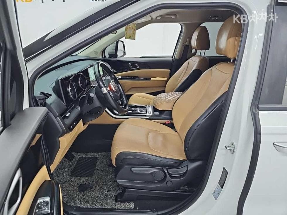 Kia Carnival 4th generationD2.2 11-seater Prestige - 11