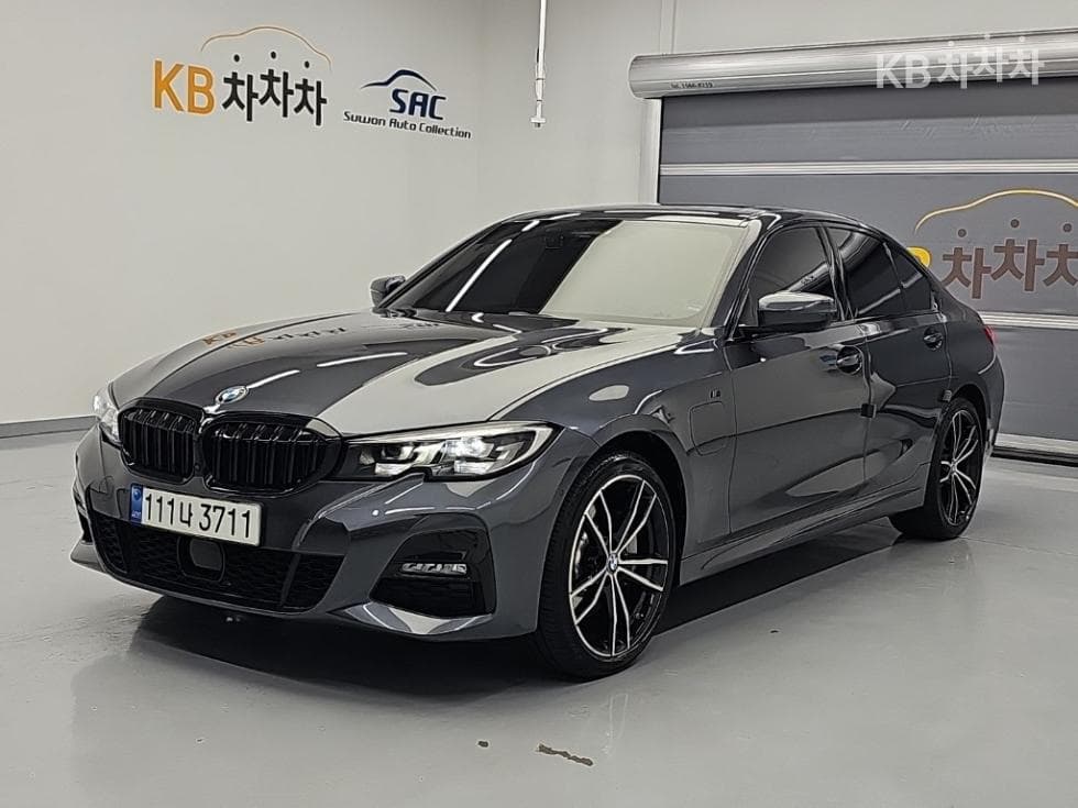 BMW 3 Series (G20) 330e M Sport - Image 1