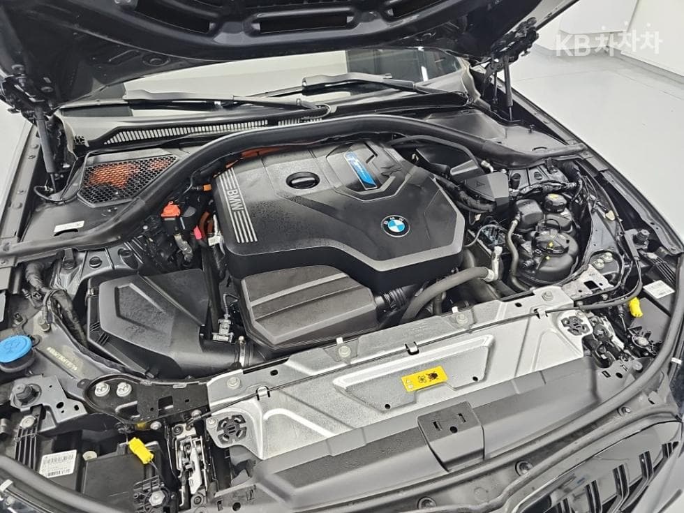 BMW 3 Series (G20)330e M Sport - 5