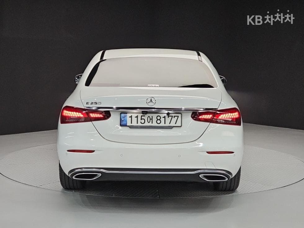 Mercedes-Benz E-Class (W213)E250 Exclusive - 3