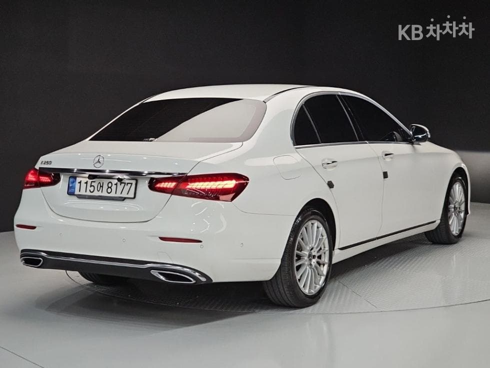 Mercedes-Benz E-Class (W213)E250 Exclusive - 4