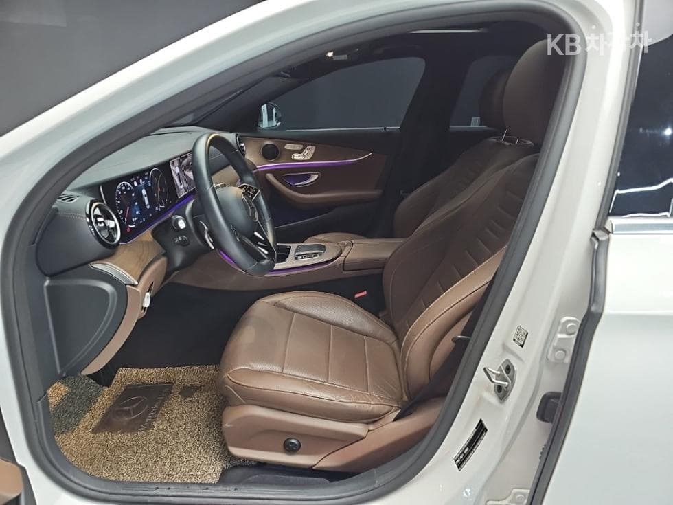 Mercedes-Benz E-Class (W213)E250 Exclusive - 11