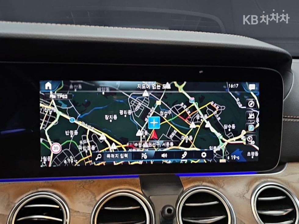 Mercedes-Benz E-Class (W213)E250 Exclusive - 15