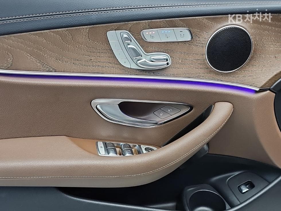 Mercedes-Benz E-Class (W213)E250 Exclusive - 17