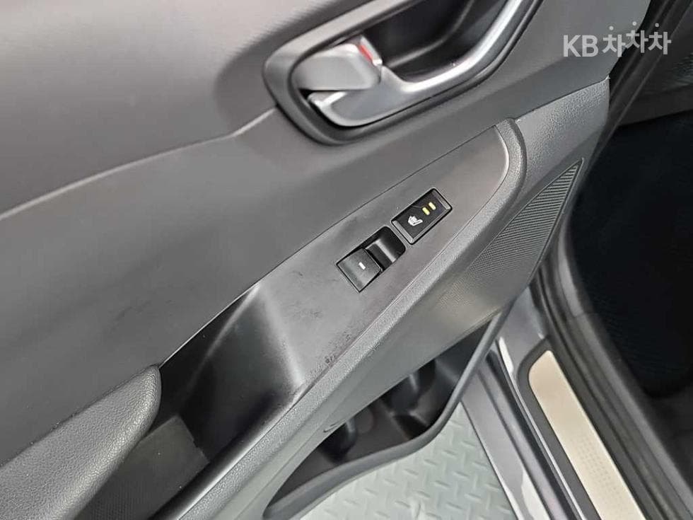 Hyundai IONIQ (Original Model)Q - 13