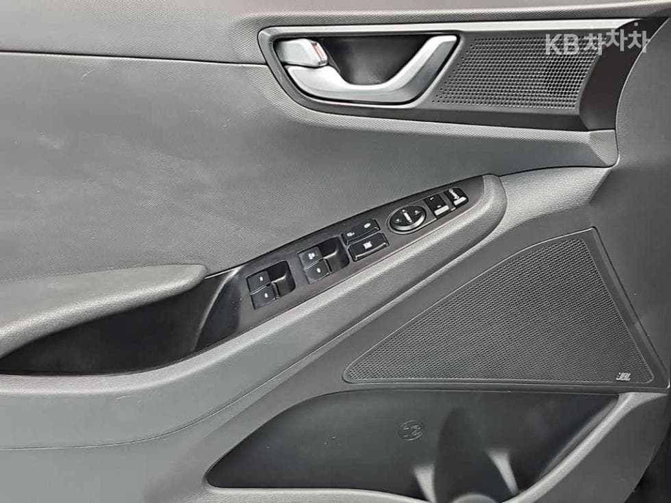 Hyundai IONIQ (Original Model)Q - 17