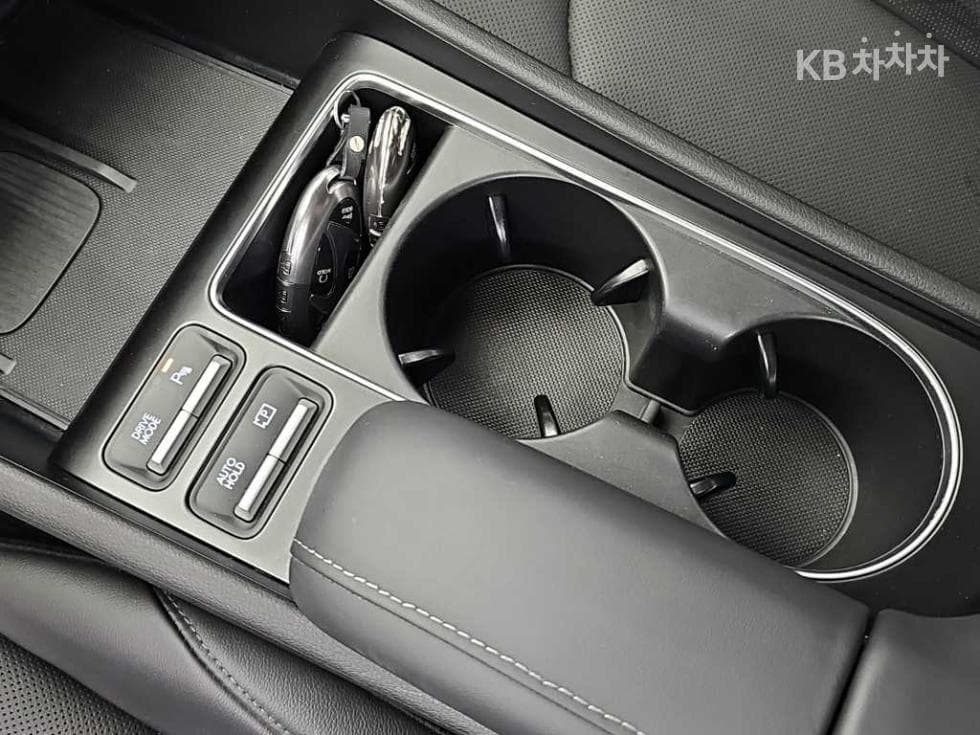 Hyundai Sonata The Edge (Sonata facelift)(DN8)2.0 Exclusive - 17