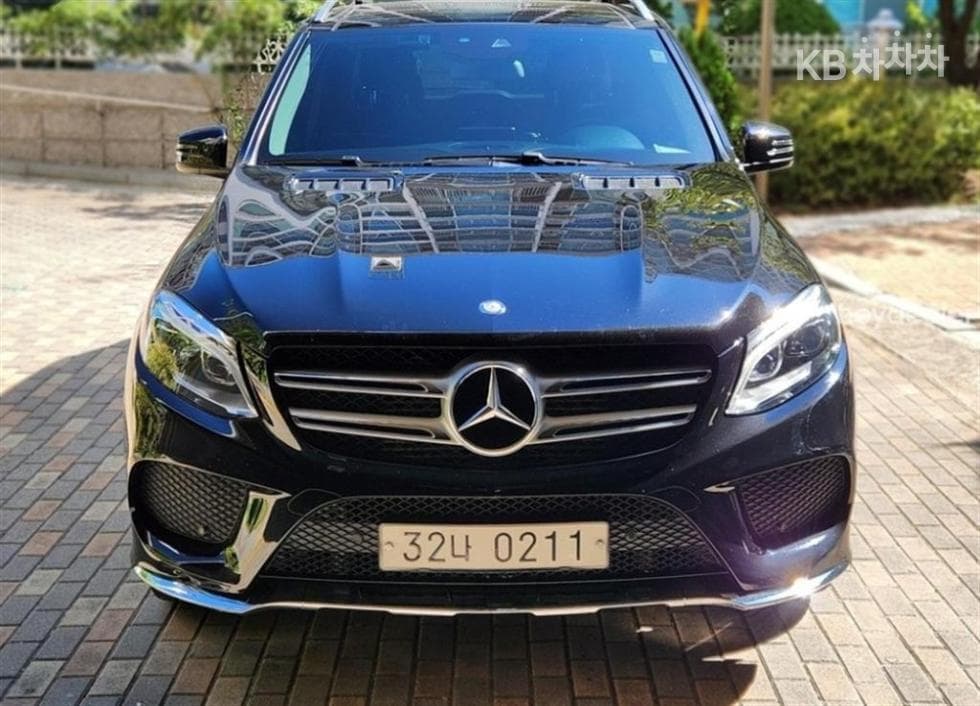 Mercedes-Benz GLE(W166) 350 d 4Matic Standard - Image 1
