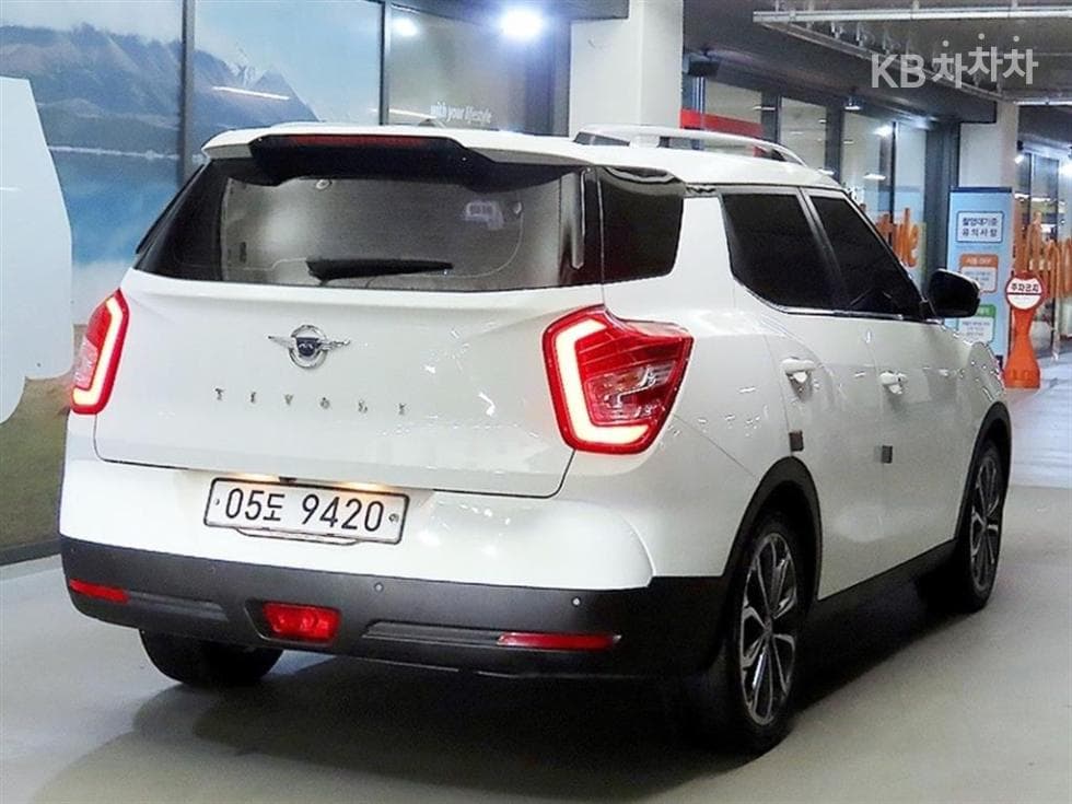 KG Mobility Tivoli AirGasoline 2WD IX - 4