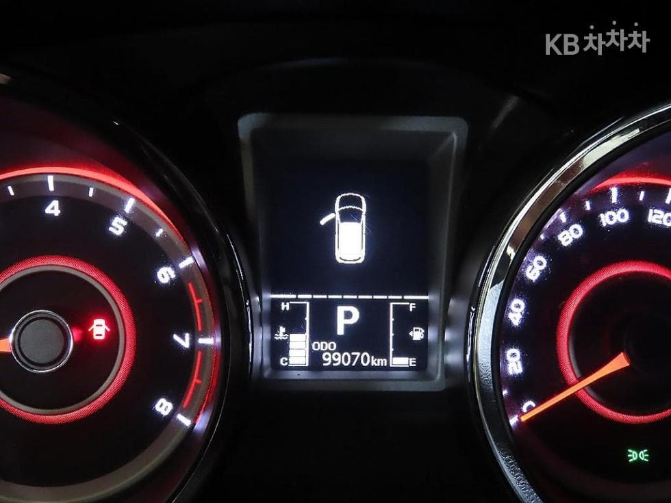 KG Mobility Tivoli AirGasoline 2WD IX - 9
