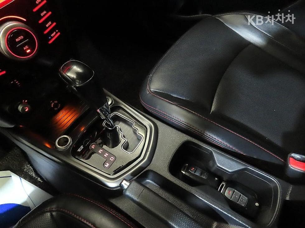 KG Mobility Tivoli AirGasoline 2WD IX - 12