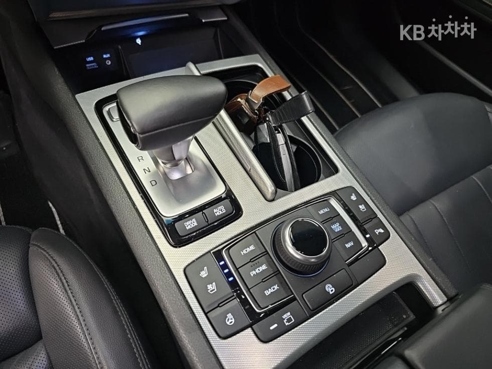 Genesis G803.8 GDI AWD Prestige - 8