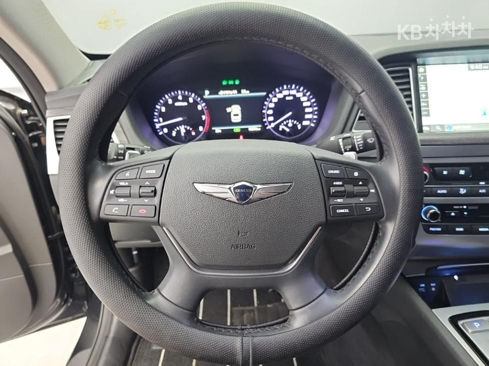 Genesis G803.8 GDI AWD Prestige - 9