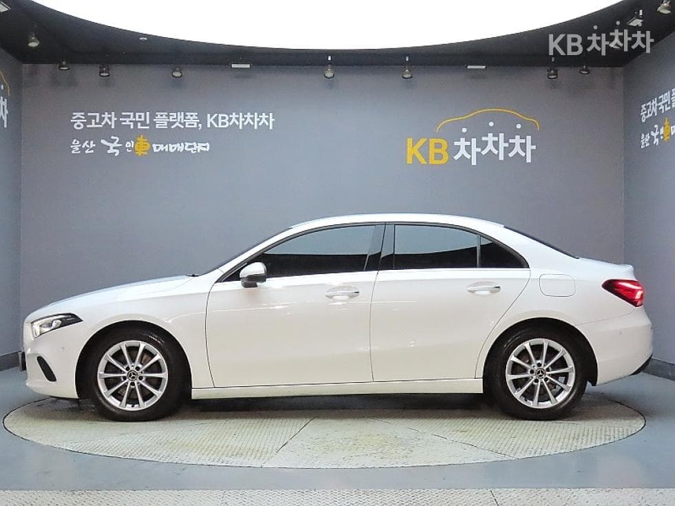 Mercedes-Benz A클래스(W177)A220 Sedan - - 4