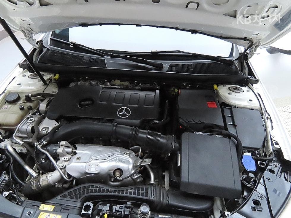 Mercedes-Benz A클래스(W177)A220 Sedan - - 7