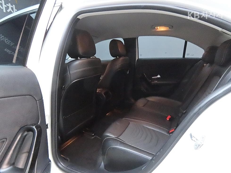 Mercedes-Benz A클래스(W177)A220 Sedan - - 11