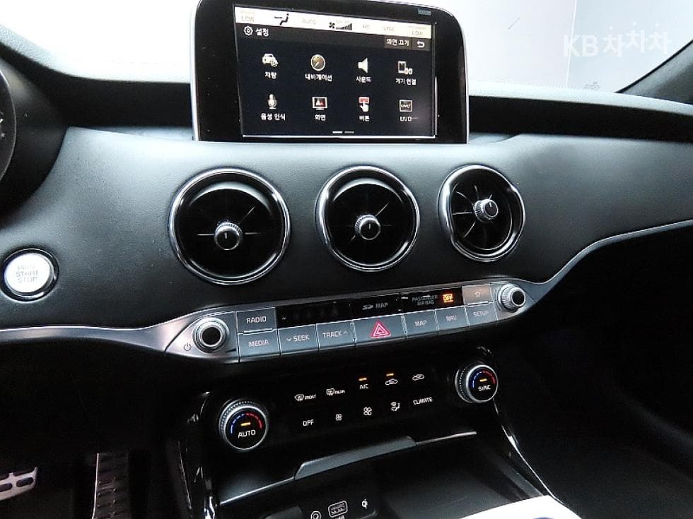 Kia Stinger3.3 Turbo 2WD GT - 16