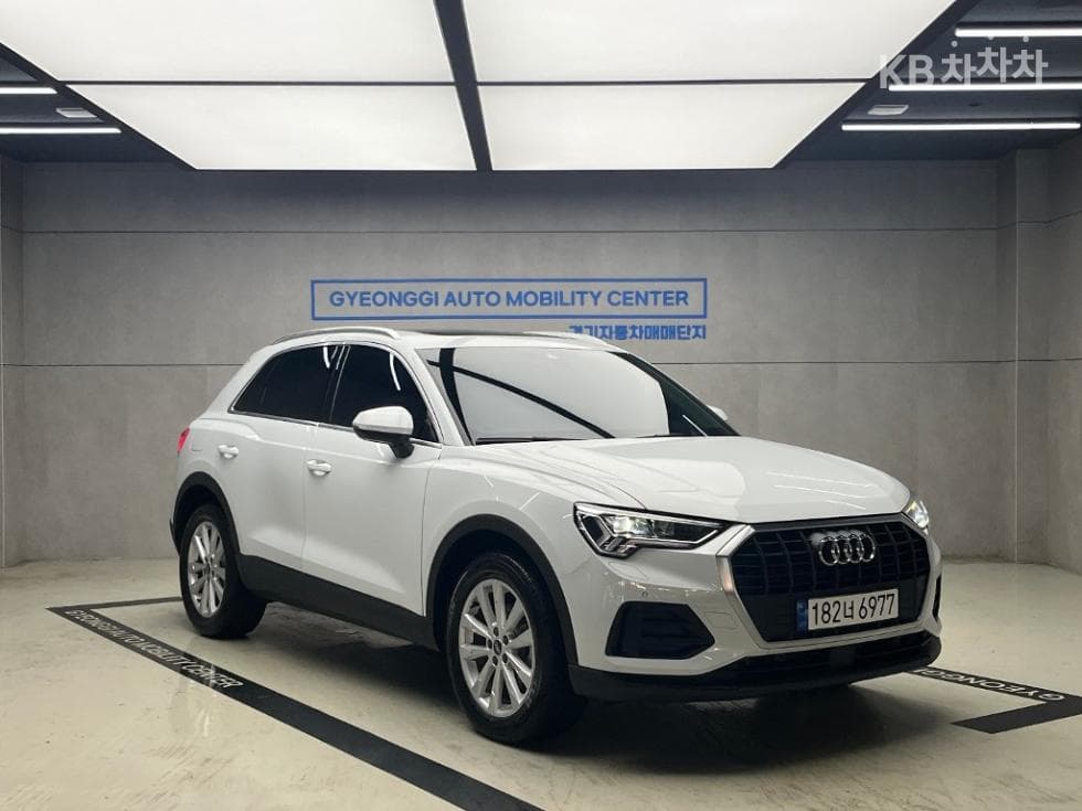 Ауди The New Q3(F3) 35 Турбо Дизел Инжекция Стандартен - Image 1