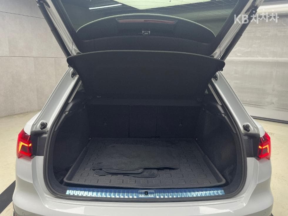 Audi The New Q3(F3)35 Turbo Diesel Injection Standard - 16