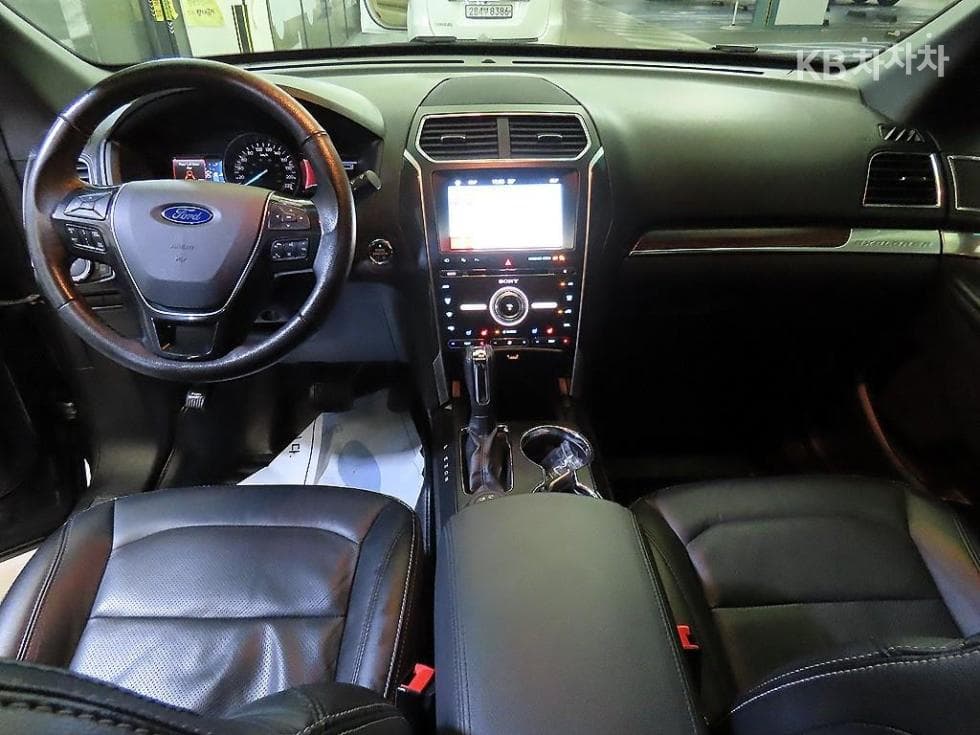 Ford New Explorer3.5 Ti-VCT V6 4WD Limited - 10