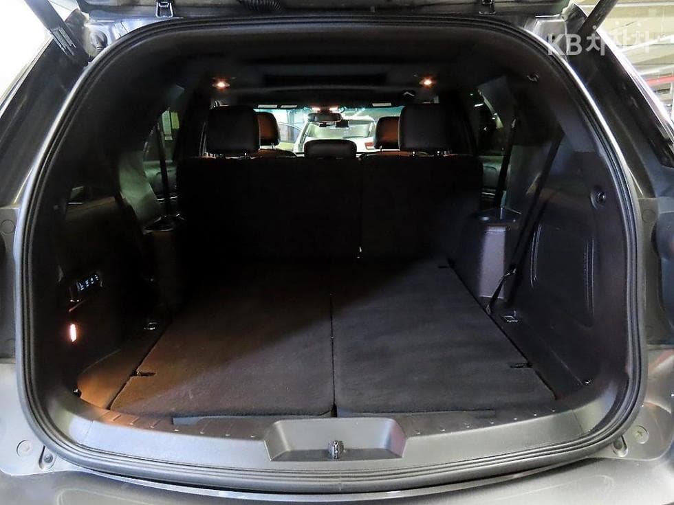 Ford New Explorer3.5 Ti-VCT V6 4WD Limited - 16