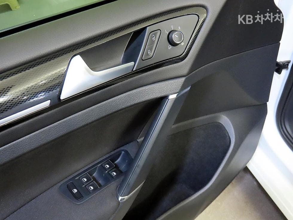 Volkswagen Golf2.0 Turbo Diesel Injection MK7 - 13