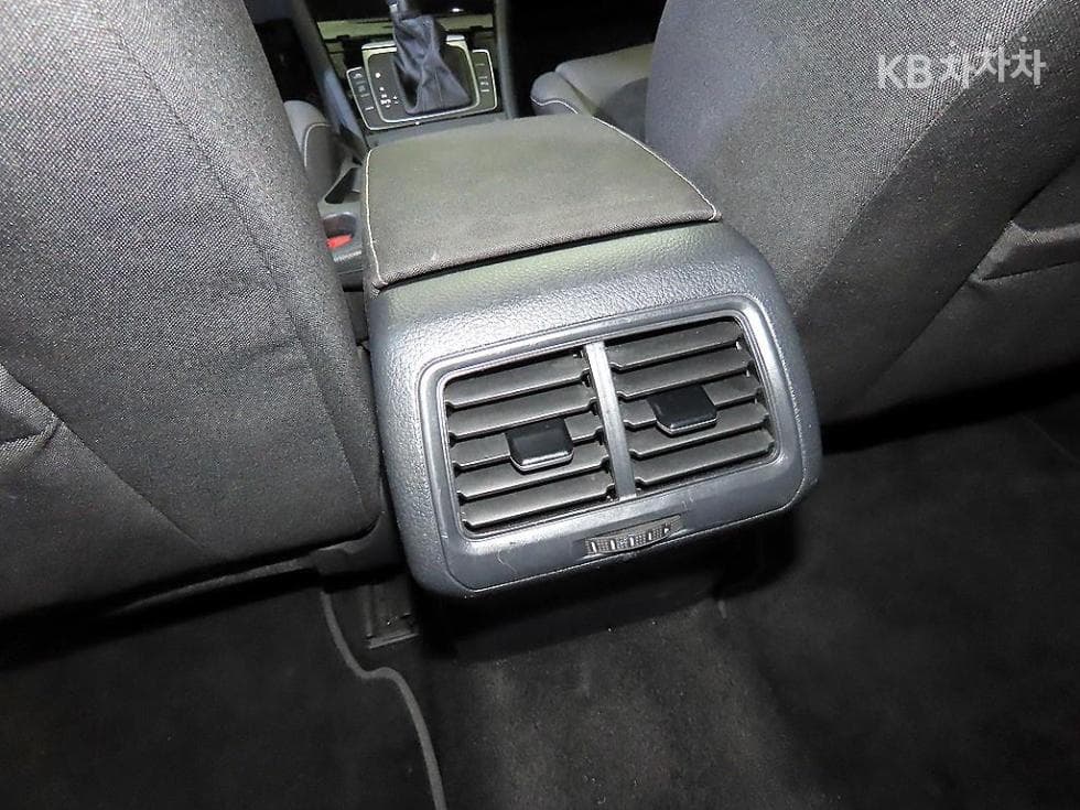 Volkswagen Golf2.0 Turbo Diesel Injection MK7 - 17