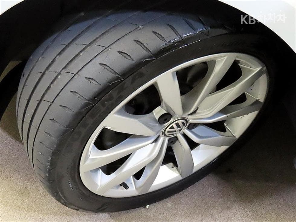 Volkswagen Golf2.0 Turbo Diesel Injection MK7 - 20
