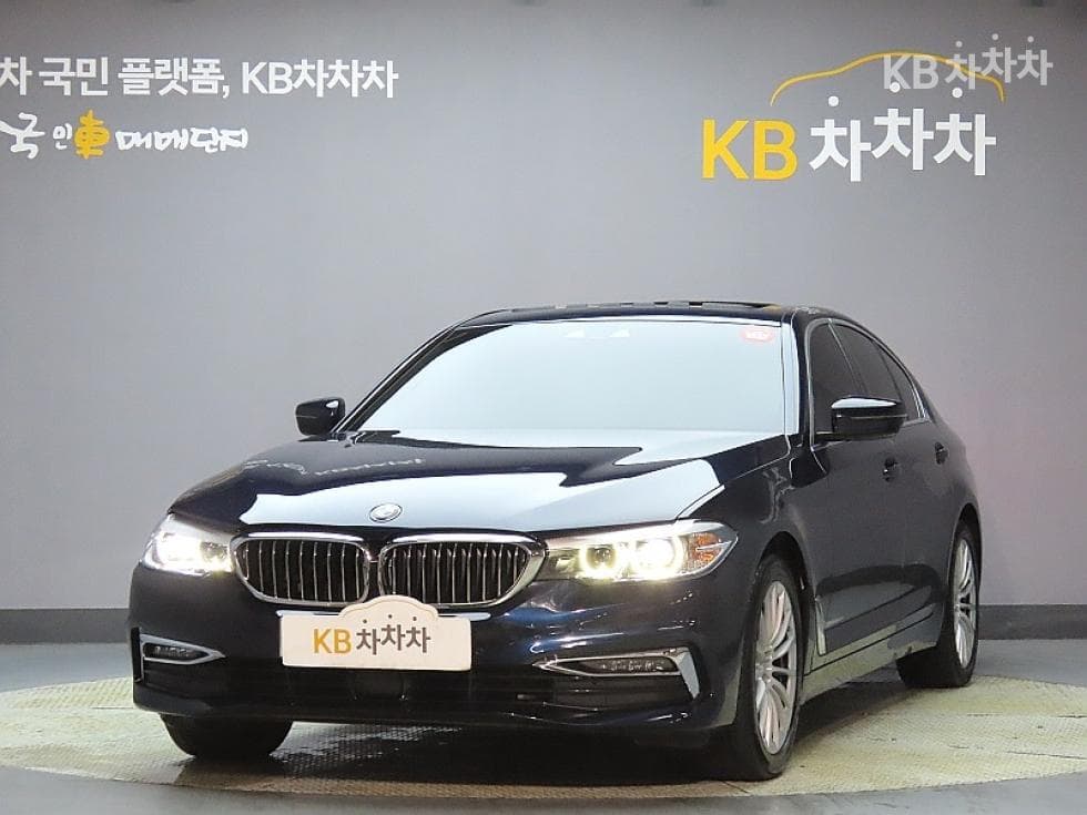 BMW 올New5 Series (G30) 520i Luxury - Image 1