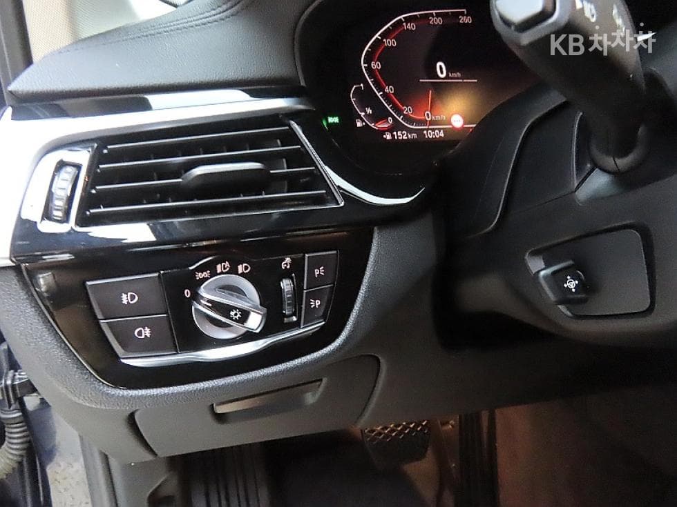 BMW 올Нов5 Серия (G30)520i Luxury - 12