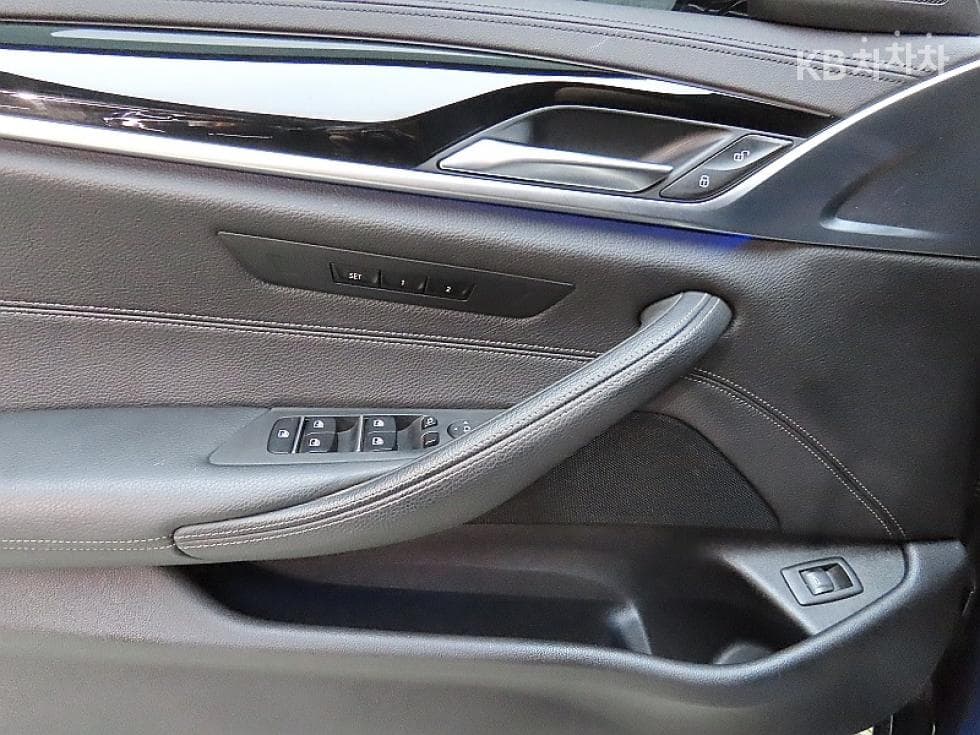 BMW 올Нов5 Серия (G30)520i Luxury - 13