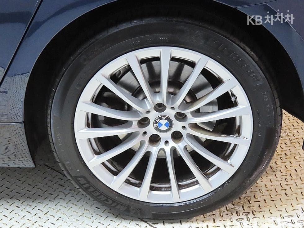 BMW 올Нов5 Серия (G30)520i Luxury - 20