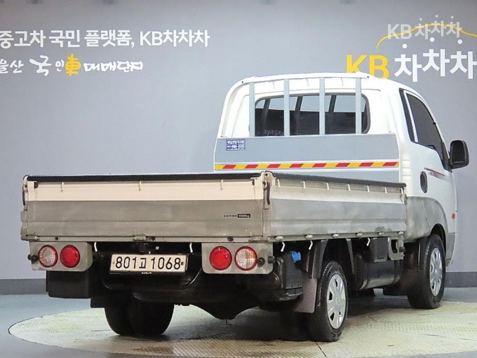Kia The New (facelift) Bongo 3 (light truck)1 Ton King Cab Extra Long 2WD L - 5