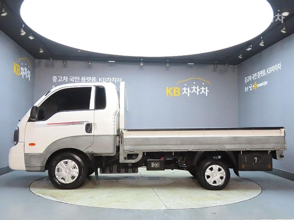 Kia The New (facelift) Bongo 3 (light truck)1 Ton King Cab Extra Long 2WD L - 2