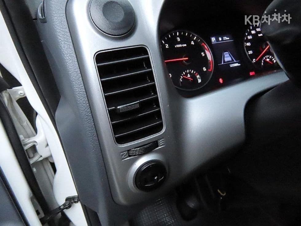 Kia The New (facelift) Bongo 3 (light truck)1 Ton King Cab Extra Long 2WD L - 13